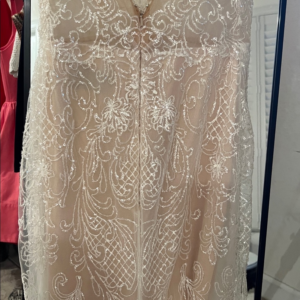 L’Amour Calla Blanche Doretta Wedding Gown - Picture 13 of 15